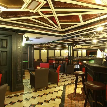فندق Westwood 4*